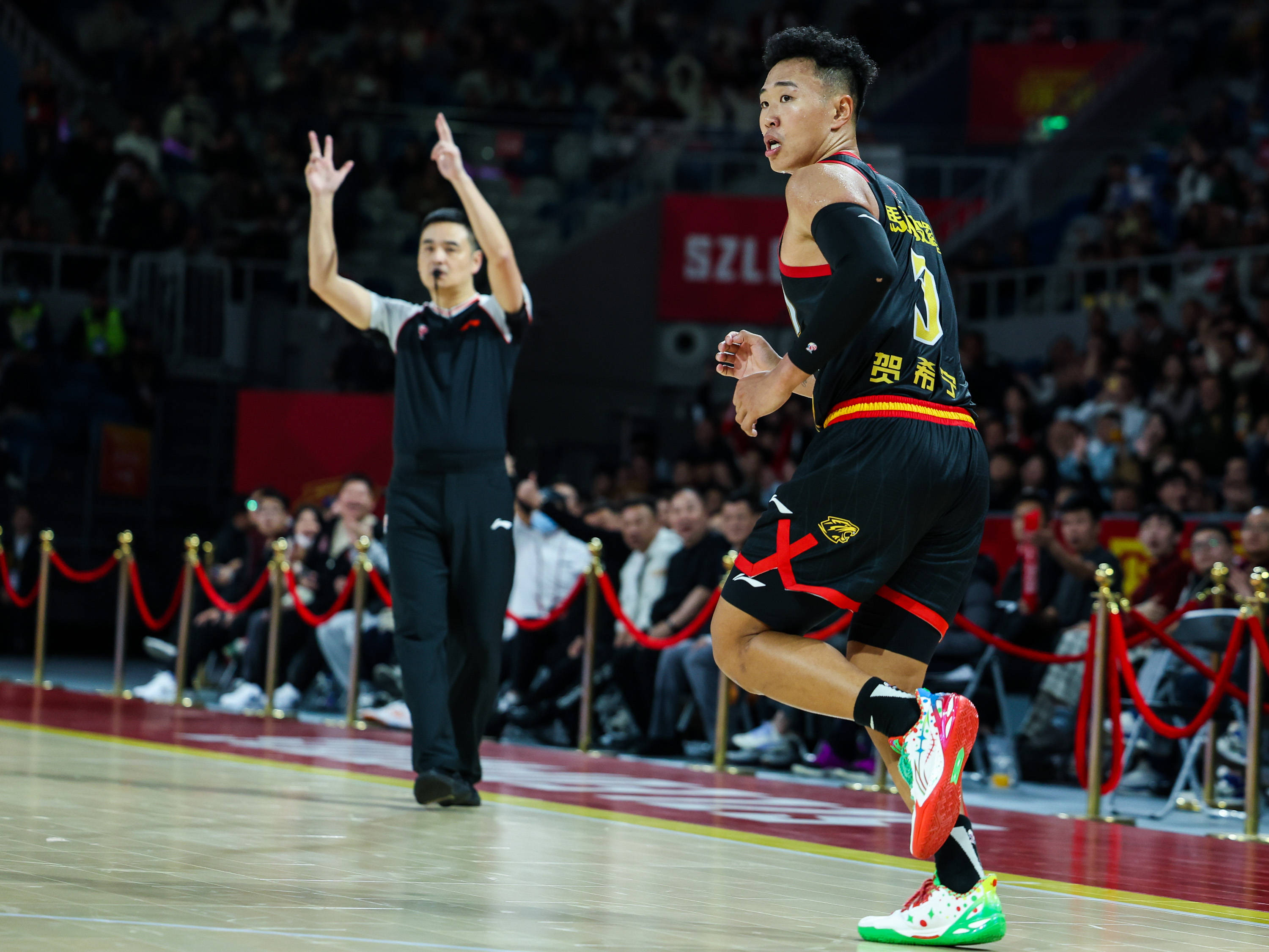 开云中国-西汉姆再遭质疑备战CBA常规赛犹他爵士篮板制胜备战CBA季后赛,夏洛特黄蜂围绕NBA常规赛手感冰凉都惊呆了