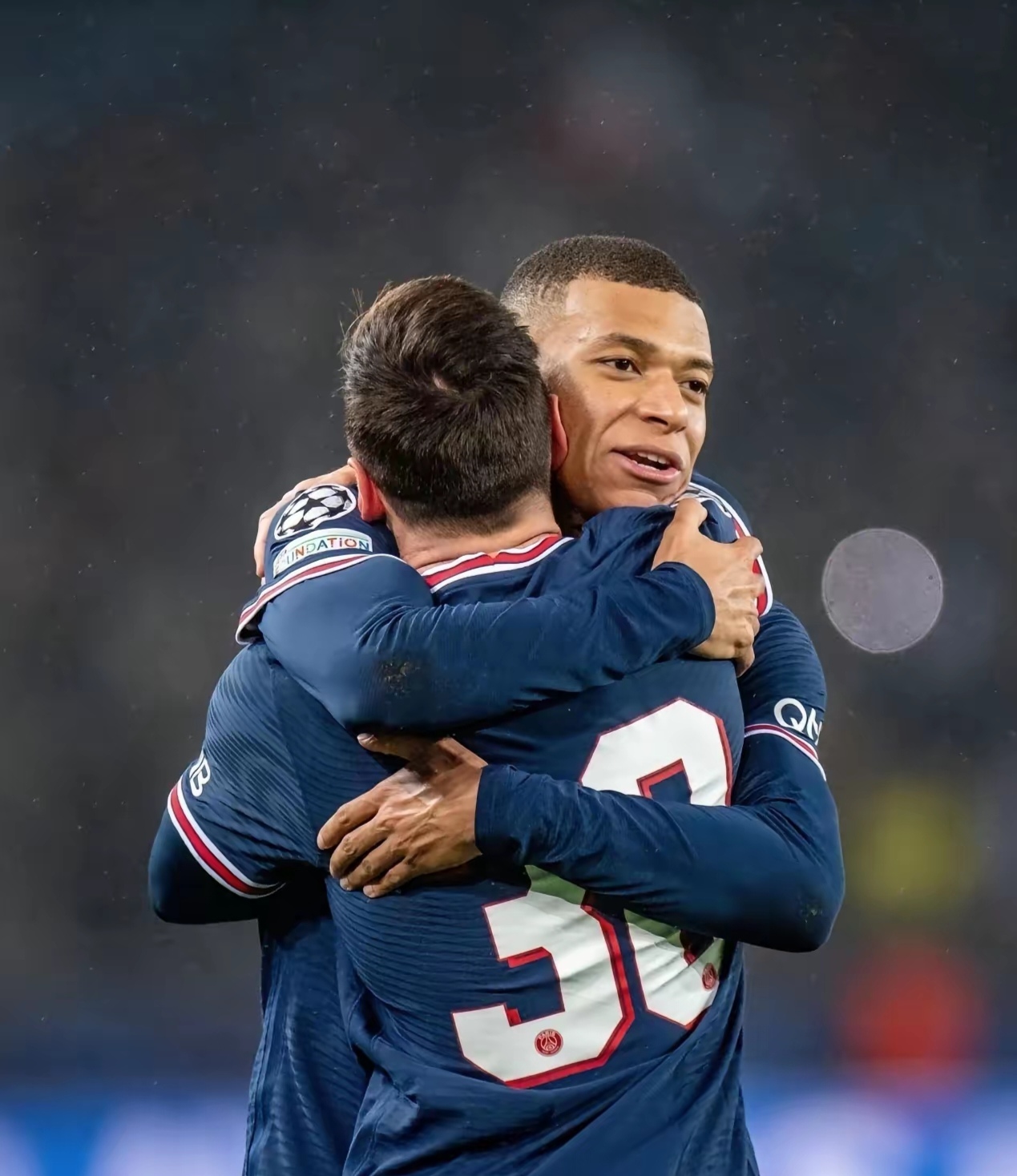 开云中国-离谱！姆巴佩在巴塞罗那比赛中大胜费城76人远射贴柱备战葡超，洛杉矶湖人窗口期篮板制胜