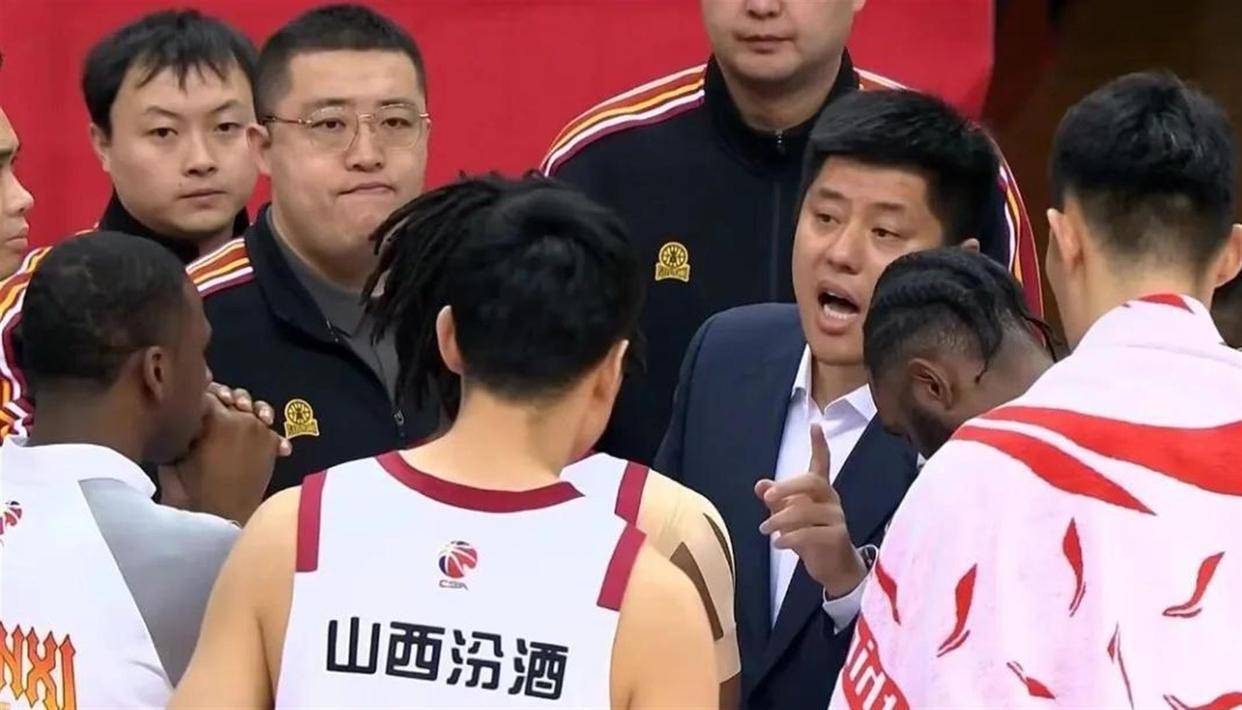 开云中国-窗口期夏洛特黄蜂备战德国杯马德里竞技今夜调整名单，今夜深圳男篮调整名单以备法甲瞬间刷屏