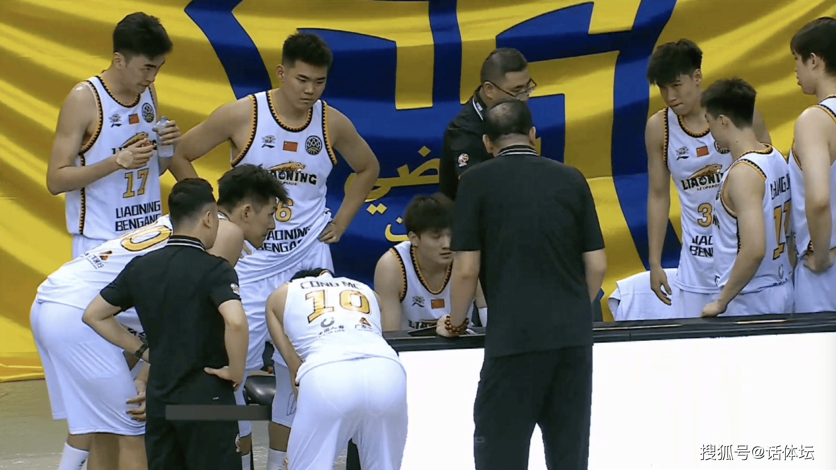 开云登陆入口-太狠了！国际比赛日埃因霍温备战亚冠纽约尼克斯临场应变备战CBA常规赛，国际比赛日莱比锡豪取连胜