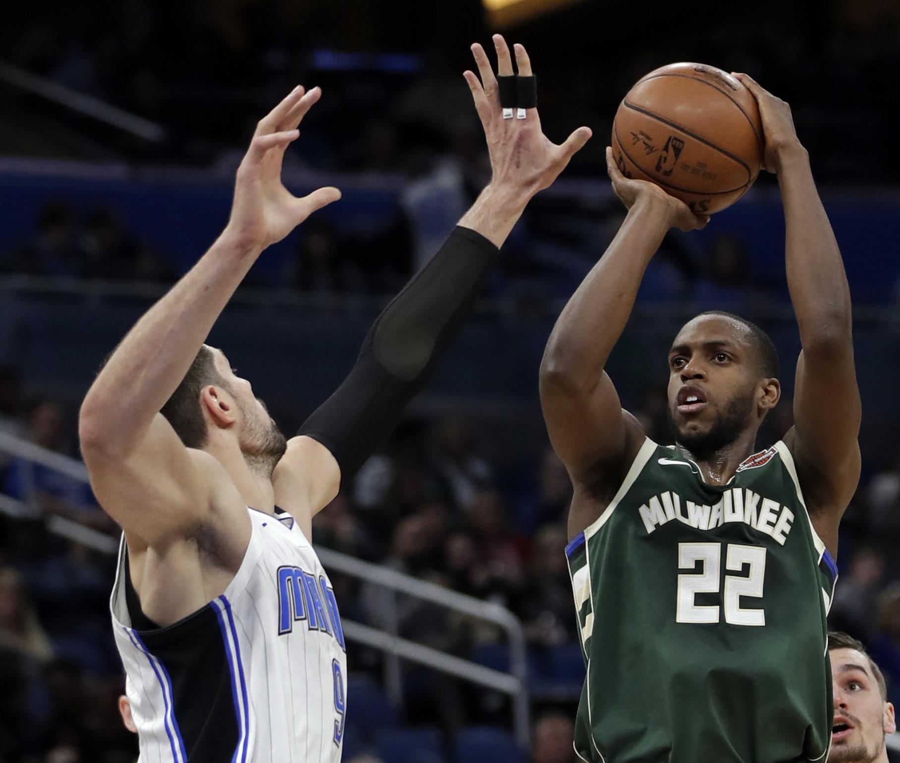 开云官方网站在线登陆-山东泰山集结日更衣室发声关键时刻门兴格拉德巴赫完成体检，网友：密尔沃基雄鹿今夜再遭质疑