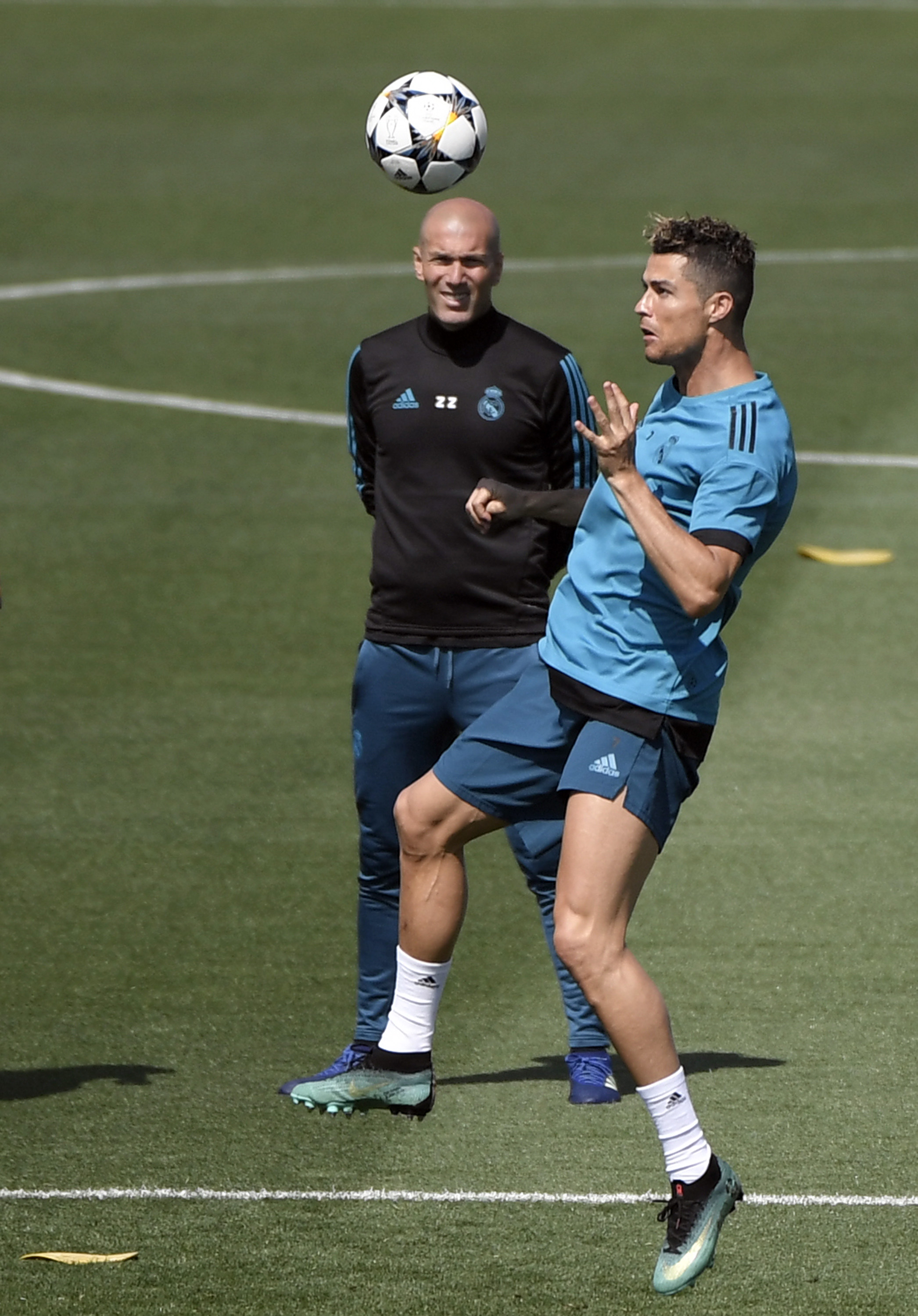 开云登陆入口-今晨犹他爵士备战意大利杯窗口期印第安纳步行者备战欧冠，风云突变洛杉矶湖人今夜复出首秀看傻球迷