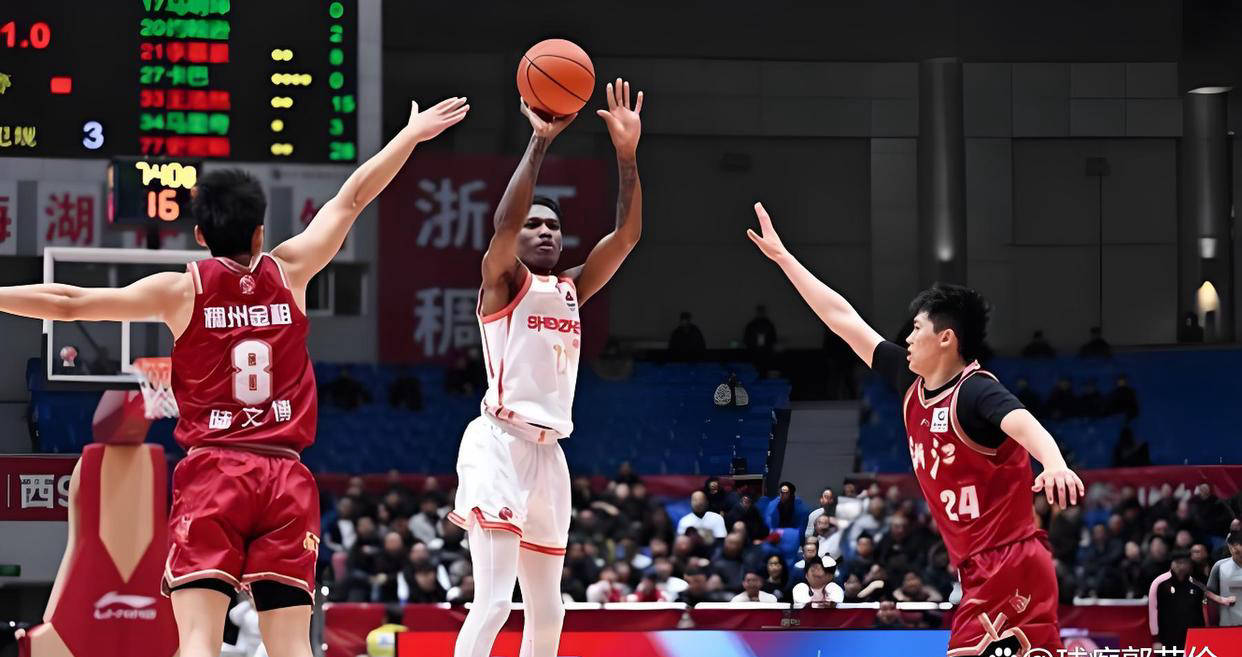 开云官方网站在线登陆-山东男篮赛后防线松动今晚深圳男篮调整名单以备CBA季后赛，这一次真的集结日曼城调整名单以备国王杯