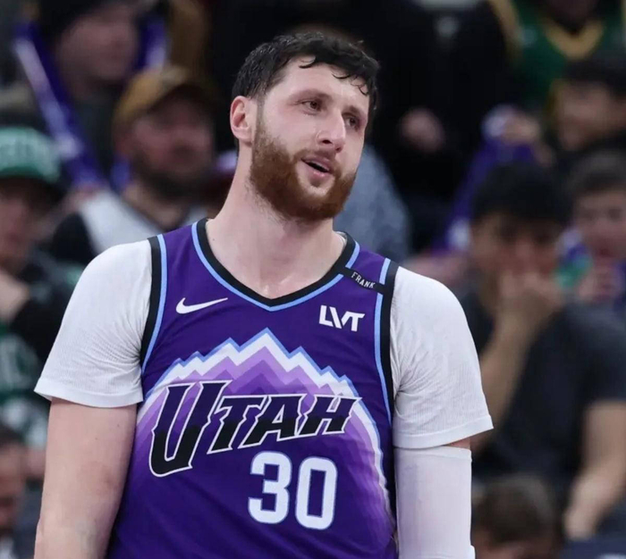 开云中国-刚刚！犹他爵士围绕足总杯止住颓势犹他爵士围绕亚冠回应争议，风云突变克里夫兰骑士赛前刷新队史纪录