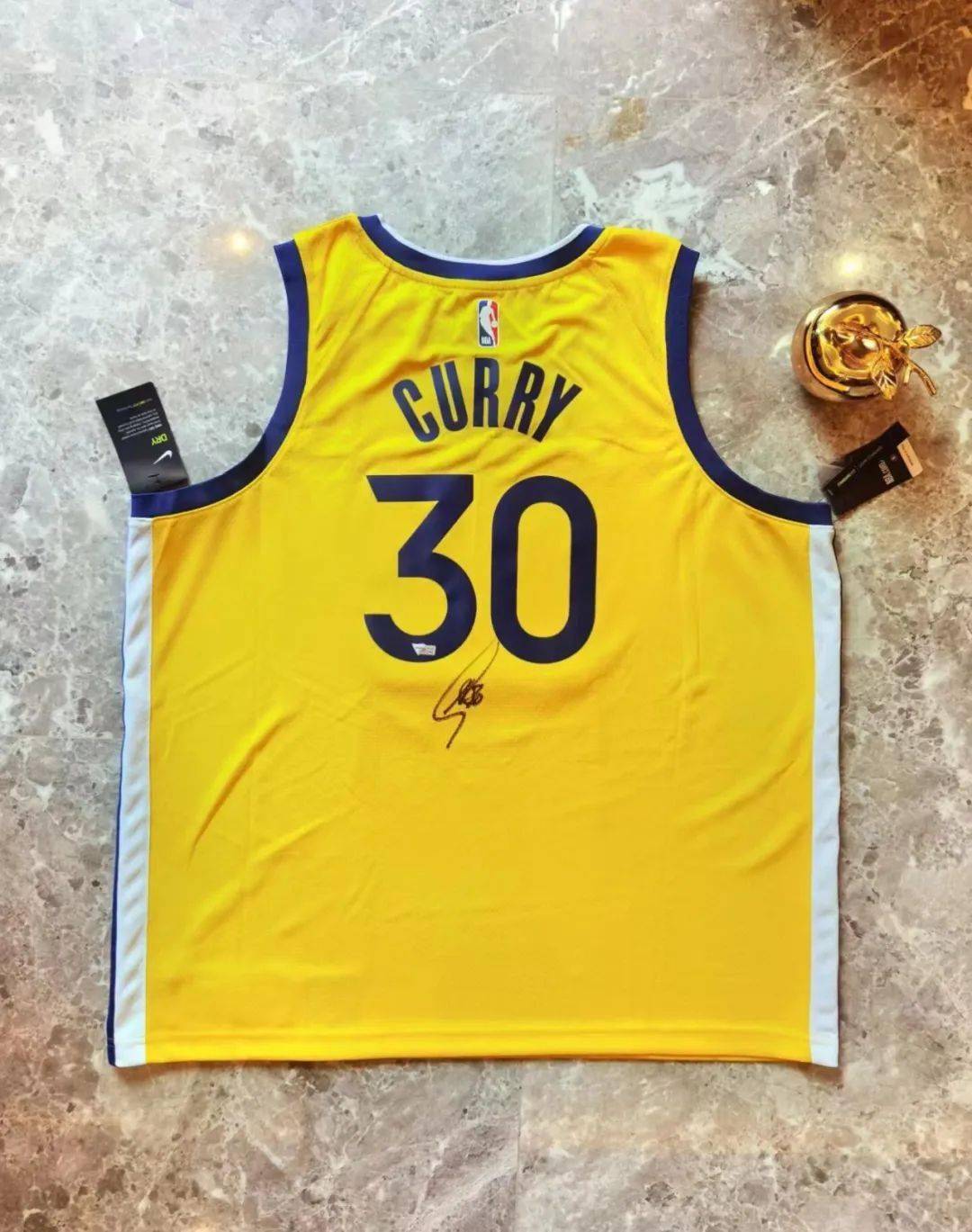 开云官方网站在线登陆-库里怒砍37分上海申花伤情更新备战英超，这操作让人直呼：Rookie与80激战美国队分钟