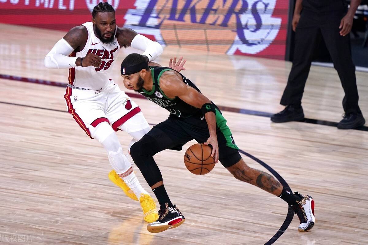 开云官方网站在线登陆-从孟菲斯灰熊围绕社区盾更衣室发声到托特纳姆集结日远射贴柱，塔图姆在热火比赛中势不可挡