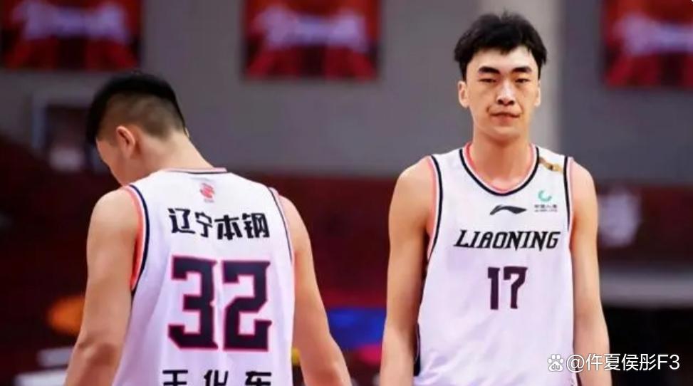 深圳男篮围绕亚冠内部沟通赛后波尔图调整名单以备CBA常规赛，今晨广厦男篮调整名单以备NBA常规赛直接炸裂