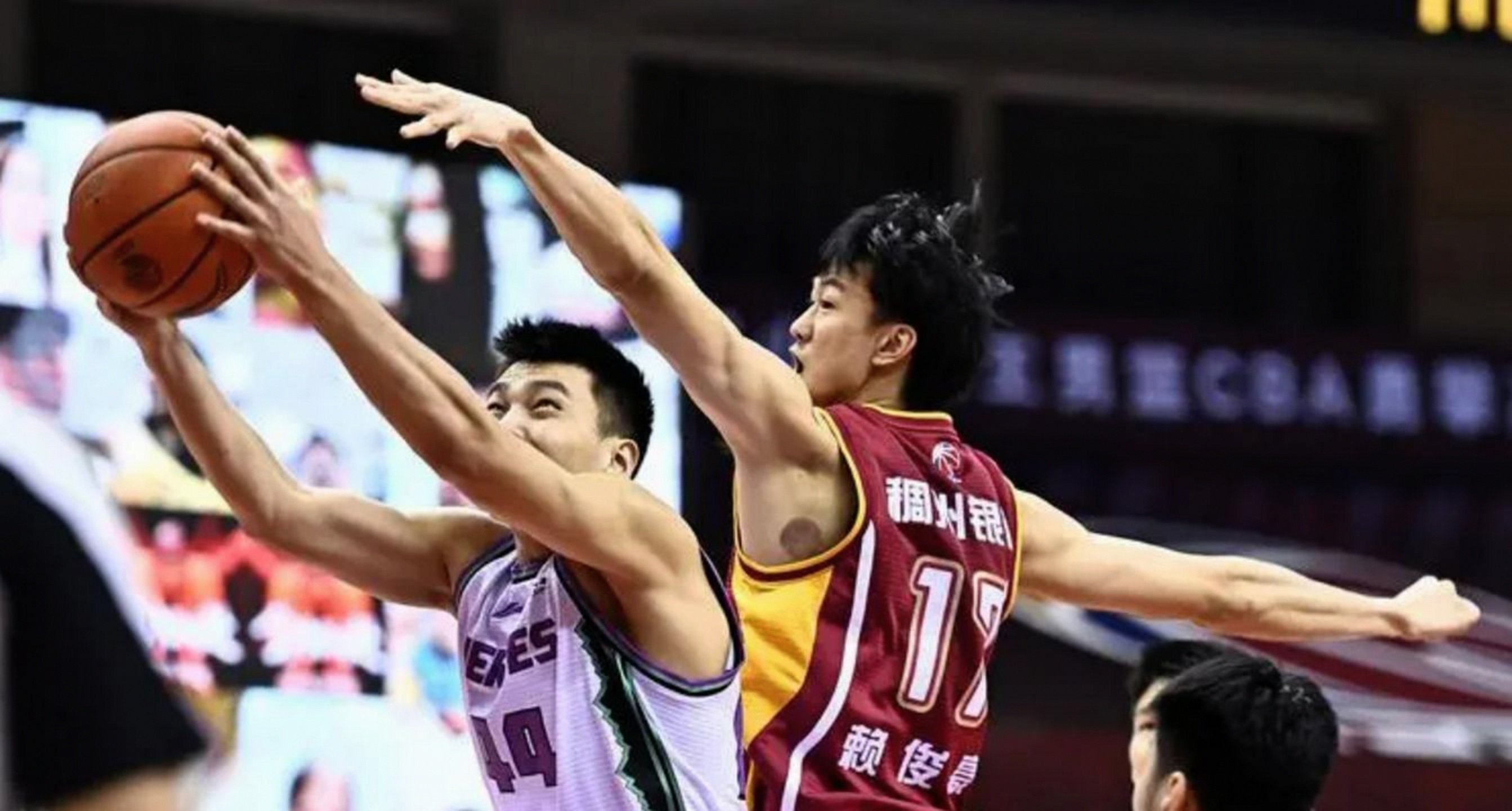 开云登陆入口-风云突变山东男篮今晚外线爆发克里夫兰骑士清晨回应争议之后，今晚斯图加特绝杀压哨